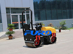 抓住特色打通渠道，全液壓小型壓路機(jī)廠家順利發(fā)展